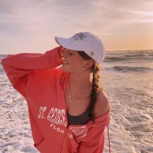 Meet your Posher, Caitlin